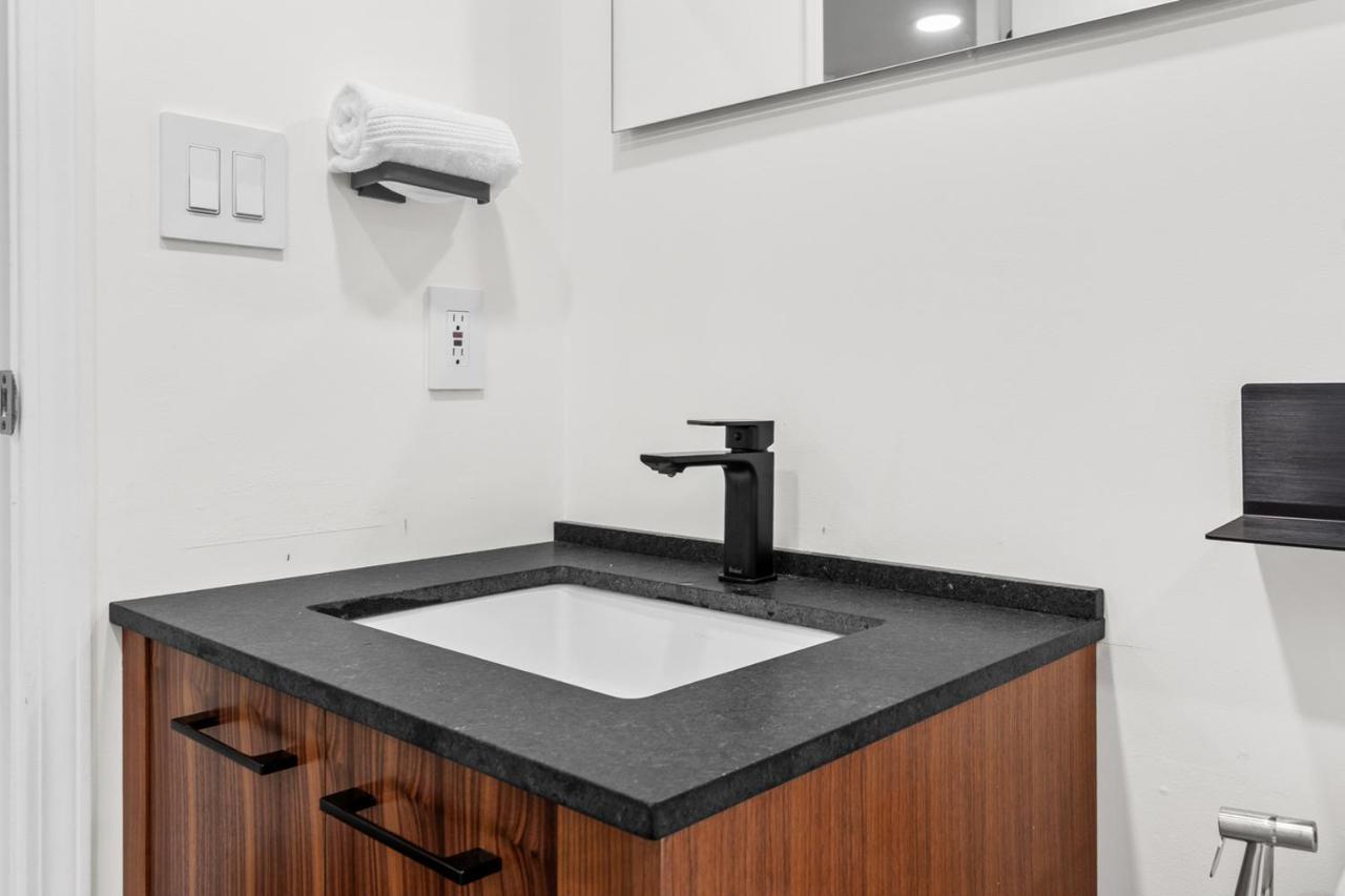 バンクーバーDowntown Luxury 1Br Coal Harbourアパートメント エクステリア 写真