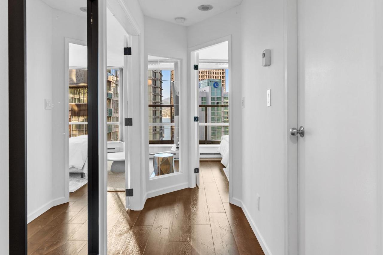 バンクーバーDowntown Luxury 1Br Coal Harbourアパートメント エクステリア 写真